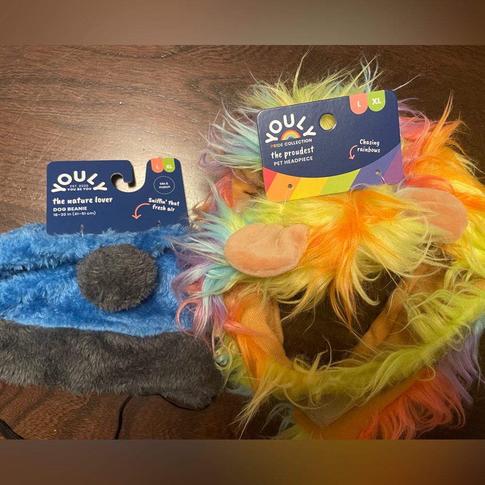 Two dog hats‎ size L/XL new with tags